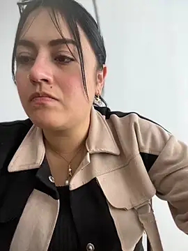 Lesly 10- online show from 04/28/26, 06:35