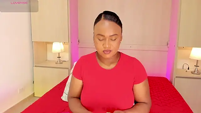 EmilyyStuart online show from 10/24/25, 03:58