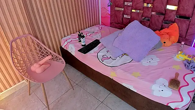 melody paris online show from 02/20/25, 05:07