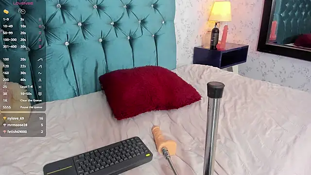 Snapshot of Elii_ross chatting on 01/11/25, 11:24 Elii ross online show from 01/11/25, 11:24