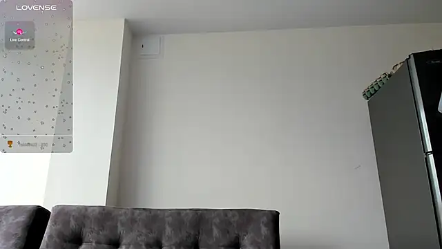 emmadiaz1 online show from 12/12/24, 09:15