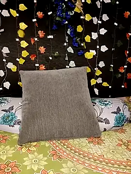 Snapshot of Sony-Model chatting on 10/04/25, 01:36 Sony-Model online show from 10/04/25, 01:36