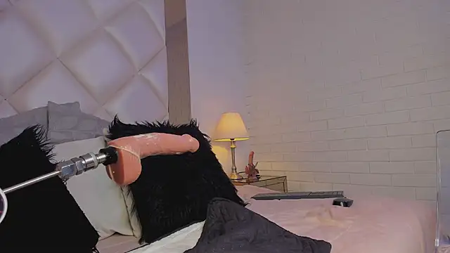 KimRoussee online show from 02/12/25, 06:51