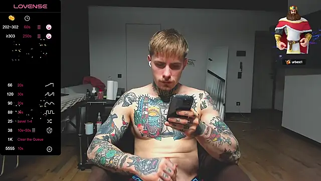 Snapshot of white_King9999 chatting on 01/31/25, 04:36 white King9999 online show from 01/31/25, 04:36