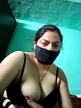 Snapshot of Lustyful_Couple chatting on 12/20/24, 10:32 Lustyful Couple online show from 12/20/24, 10:32