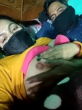 Snapshot of Lustyful_Couple chatting on 01/04/25, 08:17 Lustyful Couple online show from 01/04/25, 08:17