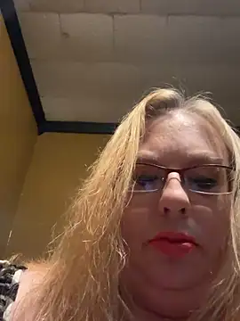 Snapshot of CherishWilliams chatting on 04/18/26, 07:45 CherishWilliams online show from 04/18/26, 07:45