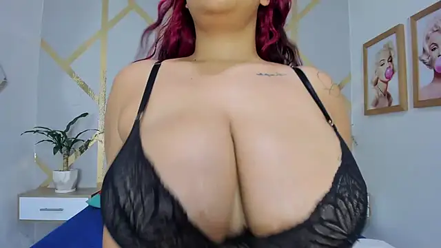 Caroliine Torres online show from 02/06/25, 12:05