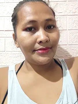 Snapshot of Sweetchuby1995 chatting on 03/19/26, 01:48 Sweetchuby1995 online show from 03/19/26, 01:48