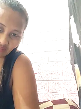 Snapshot of Sweetchuby1995 chatting on 03/20/26, 04:39 Sweetchuby1995 online show from 03/20/26, 04:39