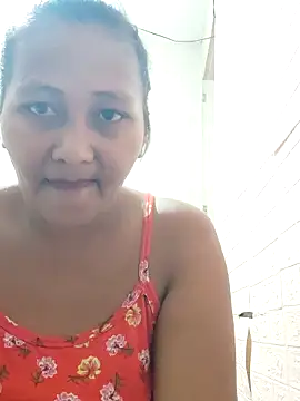 Snapshot of Sweetchuby1995 chatting on 03/24/26, 03:28 Sweetchuby1995 online show from 03/24/26, 03:28