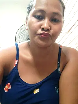 Snapshot of Sweetchuby1995 chatting on 03/31/26, 02:13 Sweetchuby1995 online show from 03/31/26, 02:13