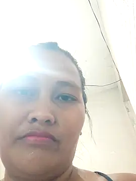 Snapshot of Sweetchuby1995 chatting on 04/09/26, 03:39 Sweetchuby1995 online show from 04/09/26, 03:39