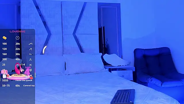 Snapshot of EmySilver chatting on 02/15/25, 09:15 EmySilver online show from 02/15/25, 09:15