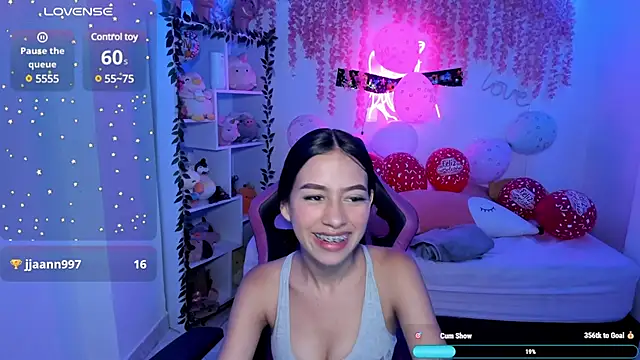 cat kitty18  online show from 01/31/25, 12:28