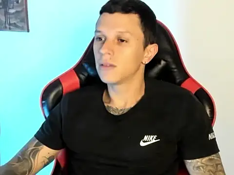 Snapshot of goodboy69l chatting on 02/20/26, 12:07 goodboy69l online show from 02/20/26, 12:07