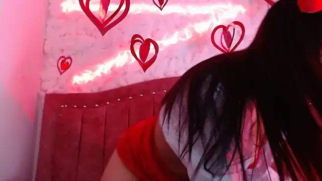 Snapshot of SarahStones chatting on 02/14/25, 06:12 SarahStones online show from 02/14/25, 06:12