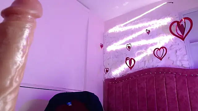 Snapshot of SarahStones chatting on 03/12/25, 07:13 SarahStones online show from 03/12/25, 07:13