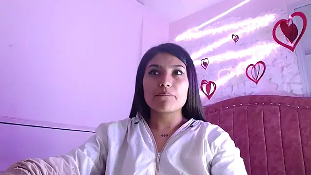 Snapshot of SarahStones chatting on 03/14/25, 08:49 SarahStones online show from 03/14/25, 08:49