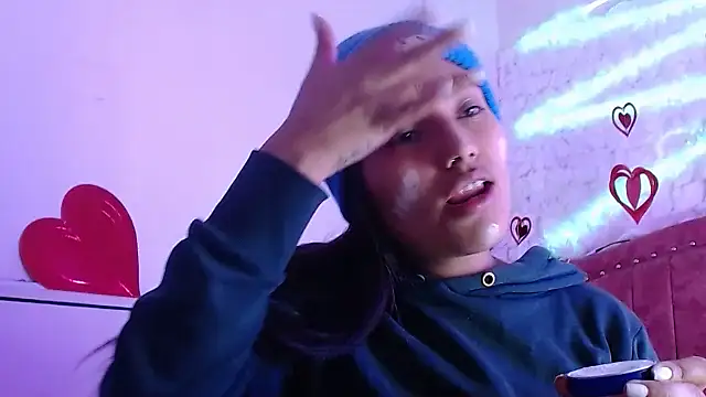 Snapshot of SarahStones chatting on 03/21/25, 05:11 SarahStones online show from 03/21/25, 05:11