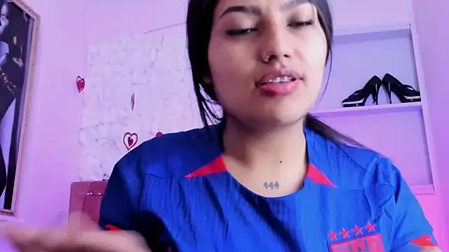 Snapshot of SarahStones chatting on 09/20/25, 09:54 SarahStones online show from 09/20/25, 09:54