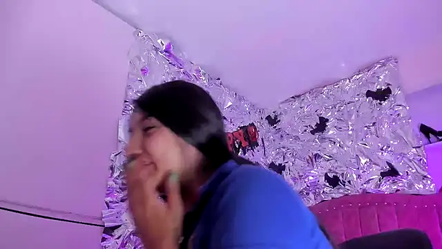 Snapshot of SarahStones chatting on 10/24/25, 04:31 SarahStones online show from 10/24/25, 04:31