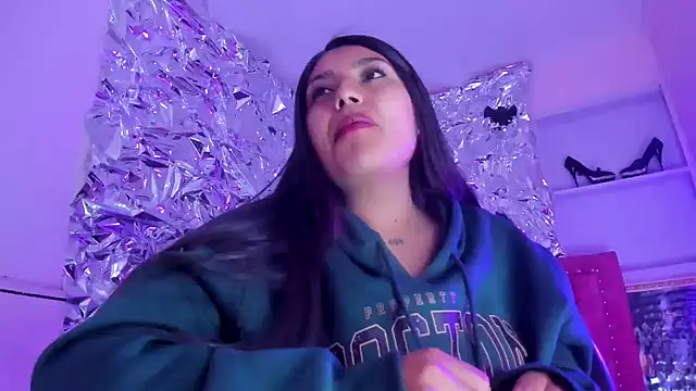 Snapshot of SarahStones chatting on 11/29/25, 07:22 SarahStones online show from 11/29/25, 07:22