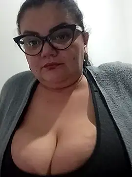 Madisonpalacio online show from 11/19/25, 02:44