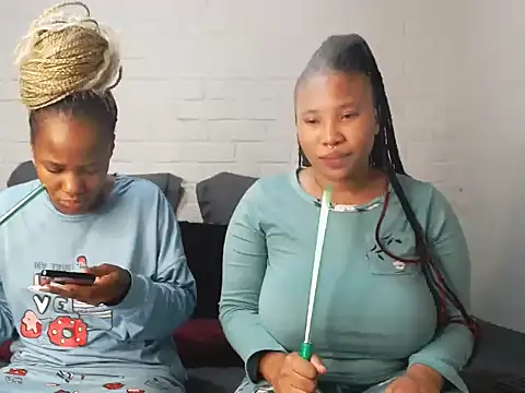 Snapshot of DrippinCaramelCutie chatting on 01/17/25, 02:29 DrippinCaramelCutie online show from 01/17/25, 02:29