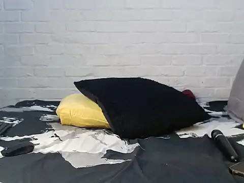 Snapshot of DrippinCaramelCutie chatting on 11/22/25, 06:45 DrippinCaramelCutie online show from 11/22/25, 06:45