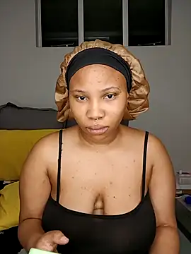 Snapshot of DrippinCaramelCutie chatting on 11/22/25, 09:58 DrippinCaramelCutie online show from 11/22/25, 09:58