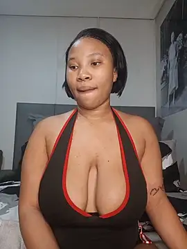 DrippinCaramelCutie online show from 06/17/26, 12:35