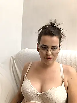 Snapshot of Baby_Nicoll chatting on 03/03/26, 07:20 Baby Nicoll online show from 03/03/26, 07:20