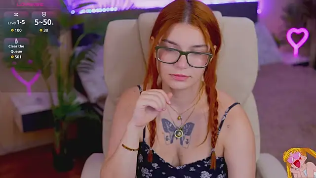 Snapshot of RedShinee chatting on 09/17/25, 06:04 RedShinee online show from 09/17/25, 06:04