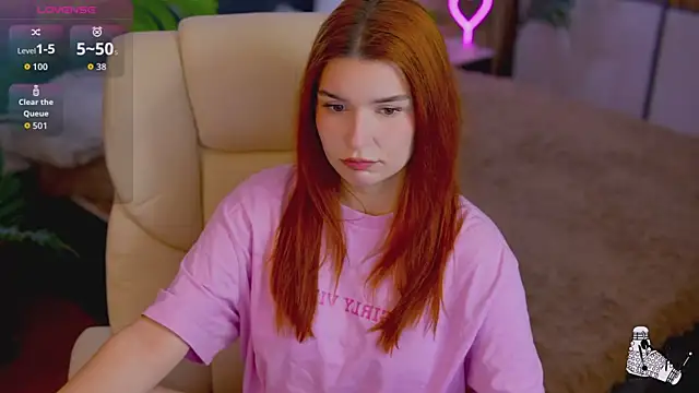 Snapshot of RedShinee chatting on 09/30/25, 06:07 RedShinee online show from 09/30/25, 06:07