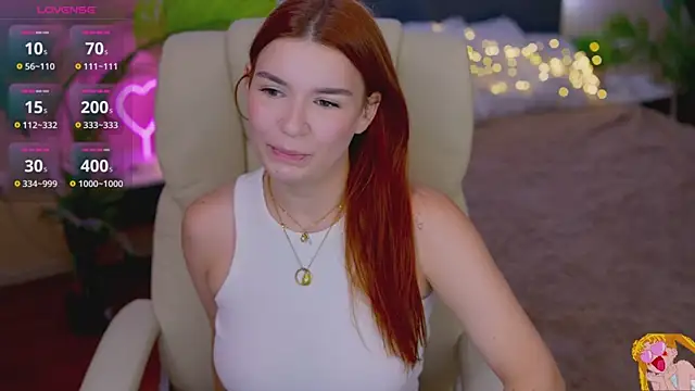 Snapshot of RedShinee chatting on 10/08/25, 12:36 RedShinee online show from 10/08/25, 12:36