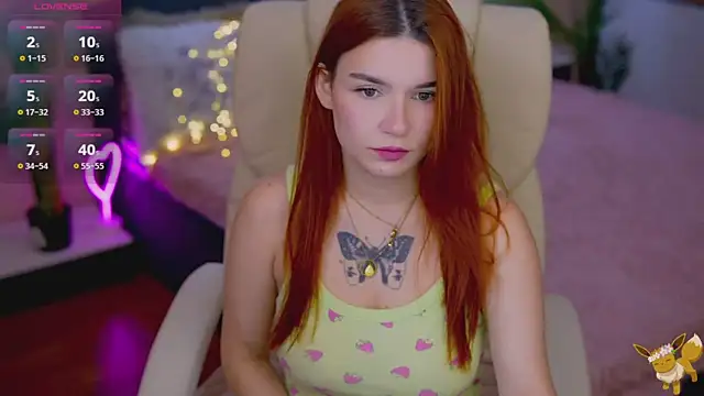 Snapshot of RedShinee chatting on 11/19/25, 11:43 RedShinee online show from 11/19/25, 11:43