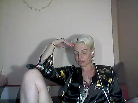 Snapshot of MaryJane441 chatting on 06/10/26, 10:47 MaryJane441 online show from 06/10/26, 10:47