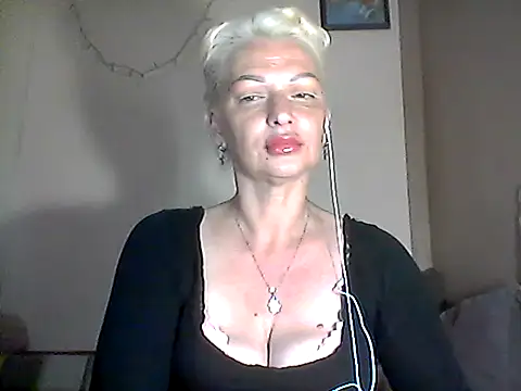 Snapshot of MaryJane441 chatting on 06/12/26, 08:19 MaryJane441 online show from 06/12/26, 08:19
