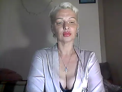 Snapshot of MaryJane441 chatting on 06/17/26, 08:21 MaryJane441 online show from 06/17/26, 08:21