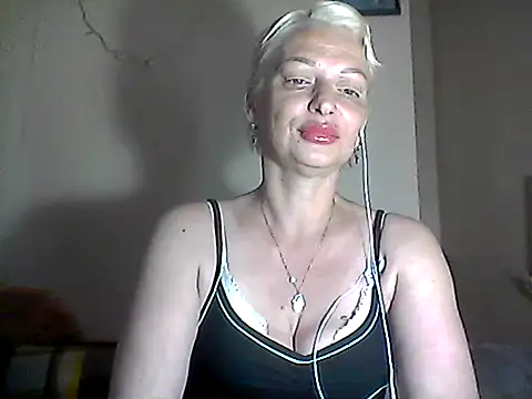 Snapshot of MaryJane441 chatting on 06/22/26, 08:39 MaryJane441 online show from 06/22/26, 08:39