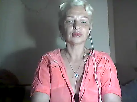 Snapshot of MaryJane441 chatting on 07/04/26, 08:48 MaryJane441 online show from 07/04/26, 08:48