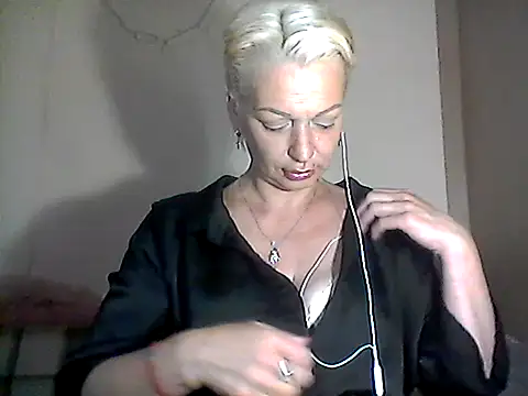 Snapshot of MaryJane441 chatting on 07/13/26, 08:11 MaryJane441 online show from 07/13/26, 08:11