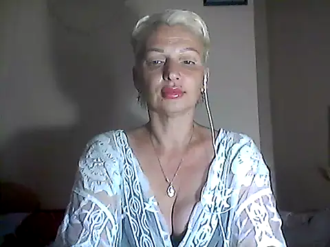Snapshot of MaryJane441 chatting on 07/17/26, 01:51 MaryJane441 online show from 07/17/26, 01:51