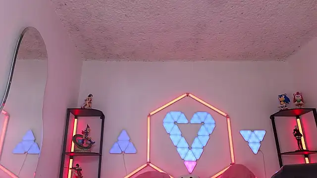 littlevixen18 online show from 02/04/26, 02:23