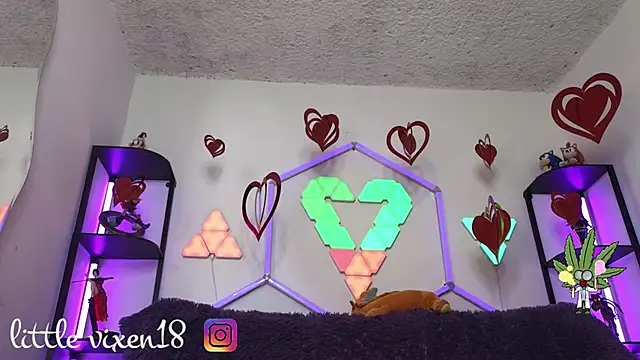 littlevixen18 online show from 03/21/26, 03:04