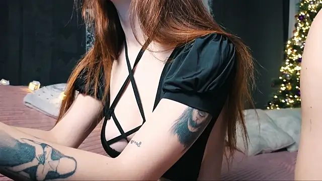 Snapshot of charlie_din chatting on 12/26/24, 08:00 charlie din online show from 12/26/24, 08:00