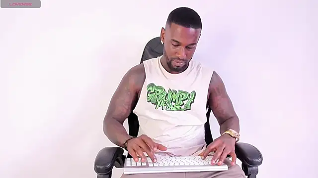 Snapshot of Dvid_Rullers chatting on 03/13/25, 08:22 Dvid Rullers online show from 03/13/25, 08:22