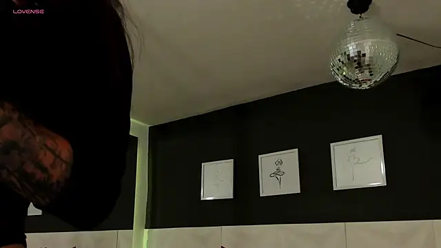 Snapshot of scarlet_castro chatting on 11/06/25, 04:52 scarlet castro online show from 11/06/25, 04:52