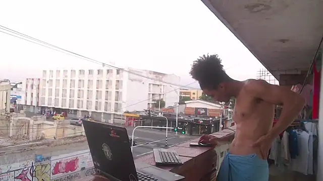 Snapshot of cougar_town chatting on 12/07/24, 10:39 cougar town online show from 12/07/24, 10:39